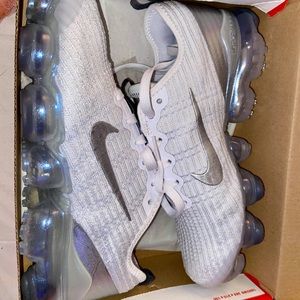 vapormaxes